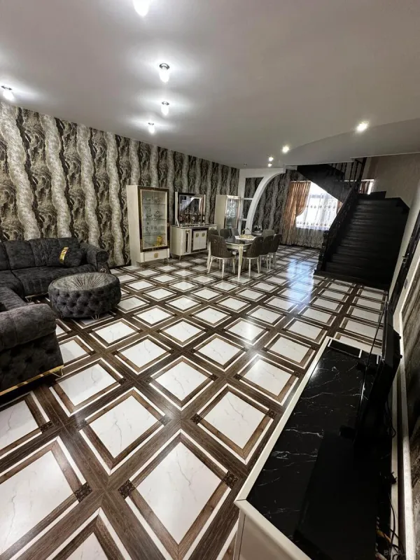 Satılır 6 otaqlı həyət evi 250 m²