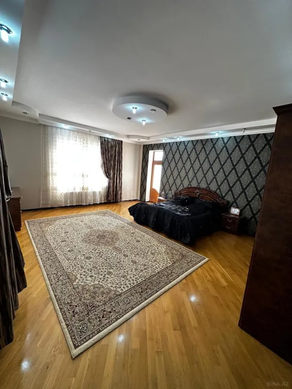 Satılır 6 otaqlı həyət evi 250 m²