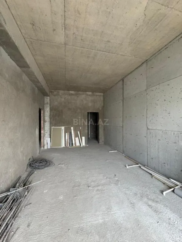 Satılır 4 otaqlı mənzil 246 m²