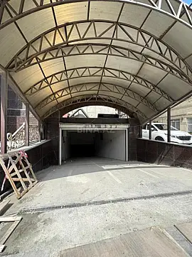 Satılır 4 otaqlı mənzil 246 m²