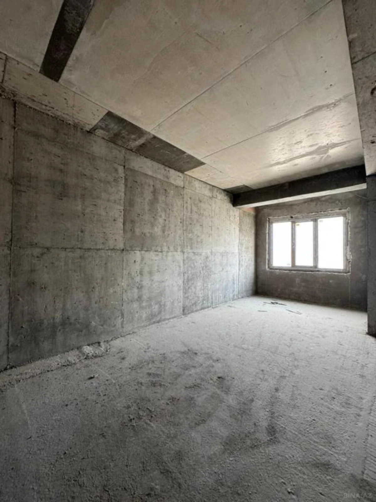 Satılır 4 otaqlı mənzil 246 m²