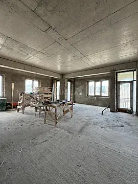 Satılır 4 otaqlı mənzil 246 m²