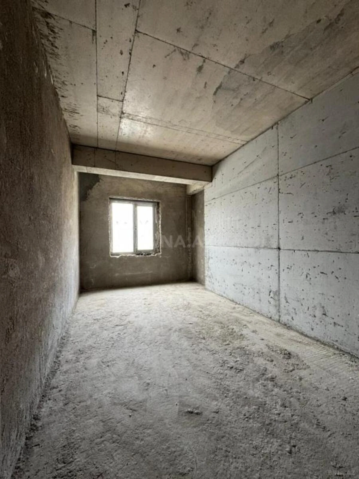 Satılır 4 otaqlı mənzil 246 m²