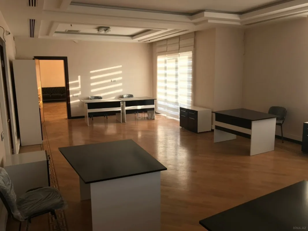 Kirayə verilir 7 otaqlı ofis 250 m²