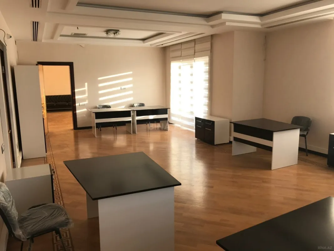 Kirayə verilir 7 otaqlı ofis 250 m²