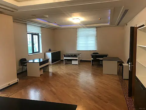 Kirayə verilir 7 otaqlı ofis 250 m² — Bakı 7 otaq 250.00 m²
