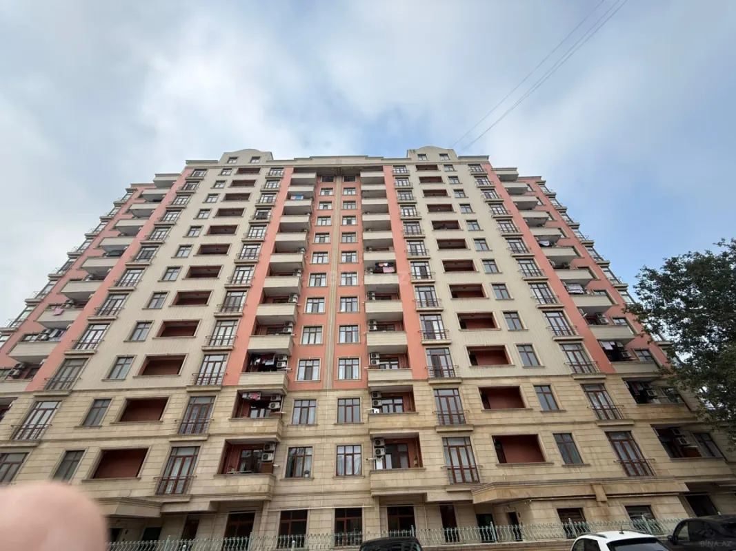 Satılır 3 otaqlı mənzil 140 m²
