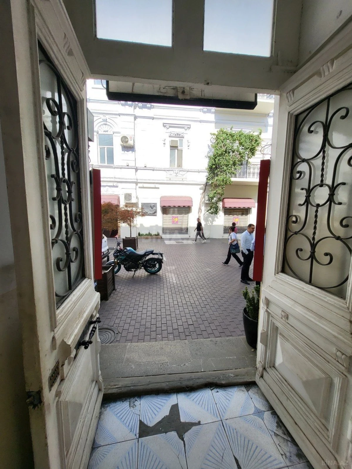 Kirayə verilir obyekt 125 m²