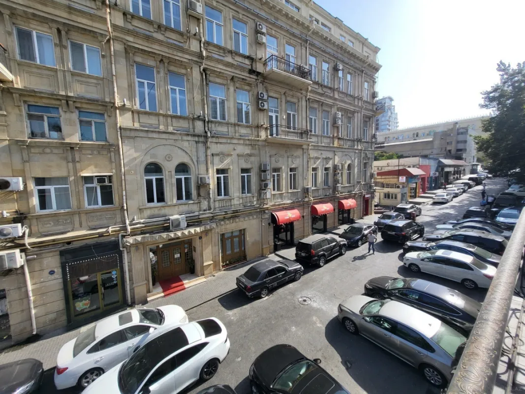 Kirayə verilir obyekt 125 m²