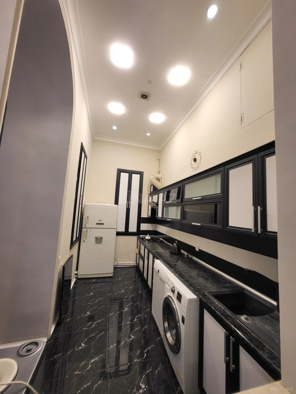 Kirayə verilir obyekt 125 m²