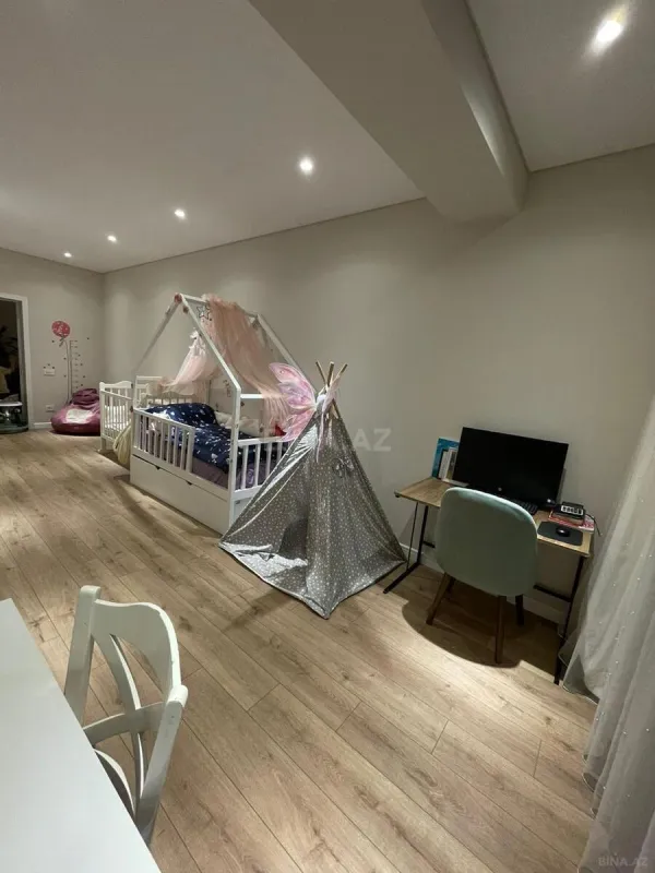 Satılır 3 otaqlı mənzil 108 m²