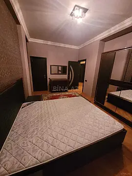 Satılır 3 otaqlı mənzil 151 m²