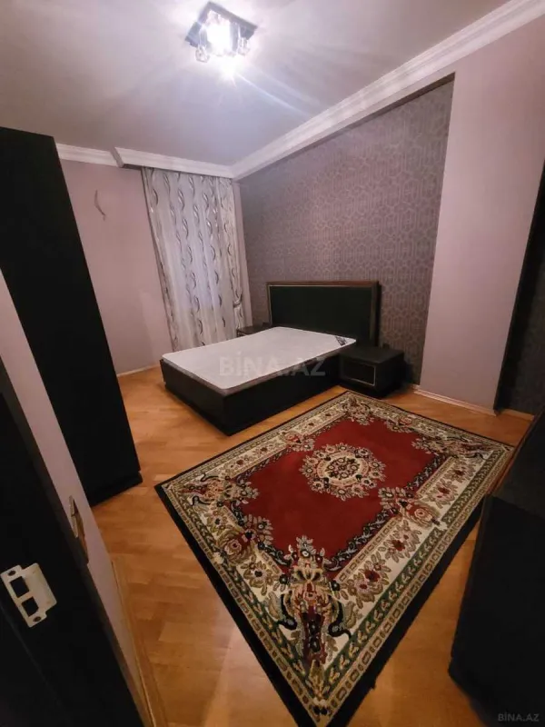 Satılır 3 otaqlı mənzil 151 m²