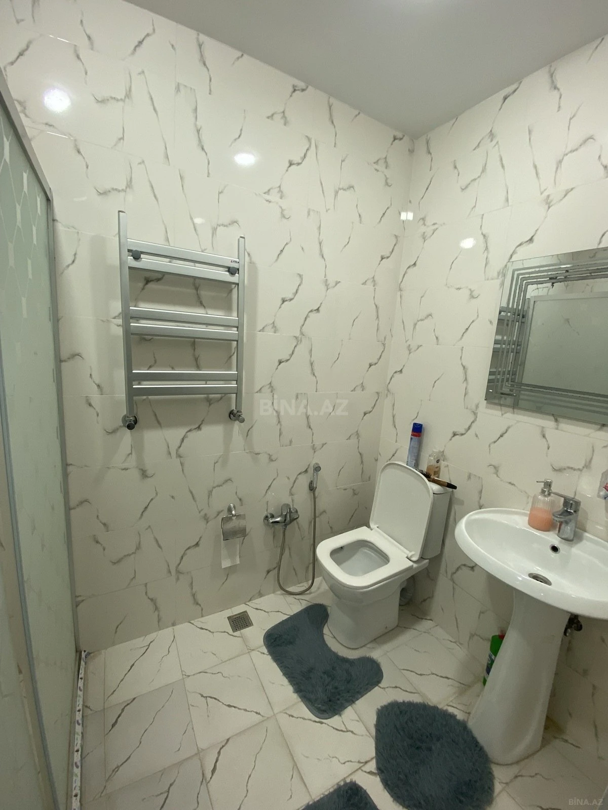 Kirayə verilir 2 otaqlı mənzil 60 m²