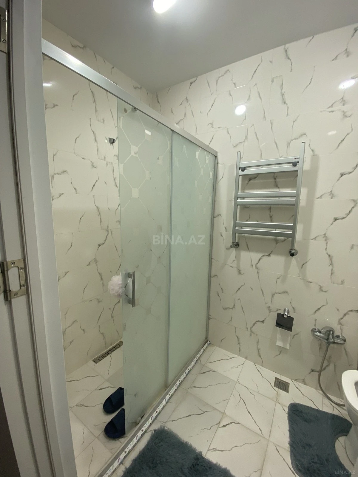 Kirayə verilir 2 otaqlı mənzil 60 m²