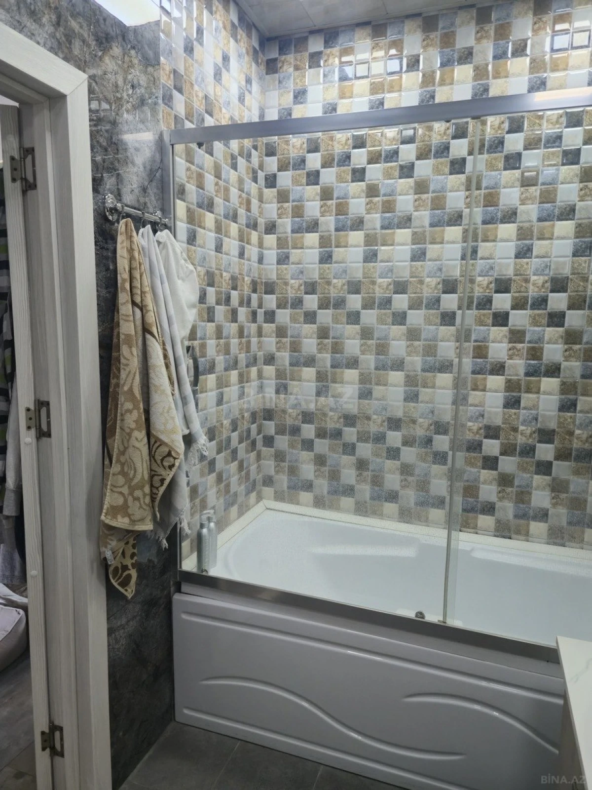 Satılır 2 otaqlı mənzil 67 m²