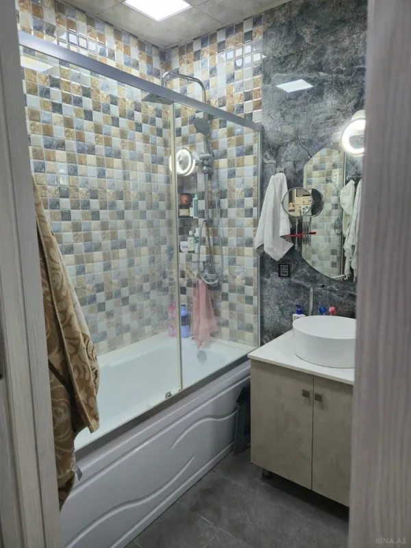 Satılır 2 otaqlı mənzil 67 m²