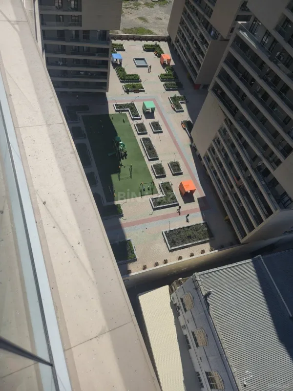 Satılır 2 otaqlı mənzil 67 m²