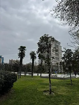 Satılır 3 otaqlı mənzil 184 m²