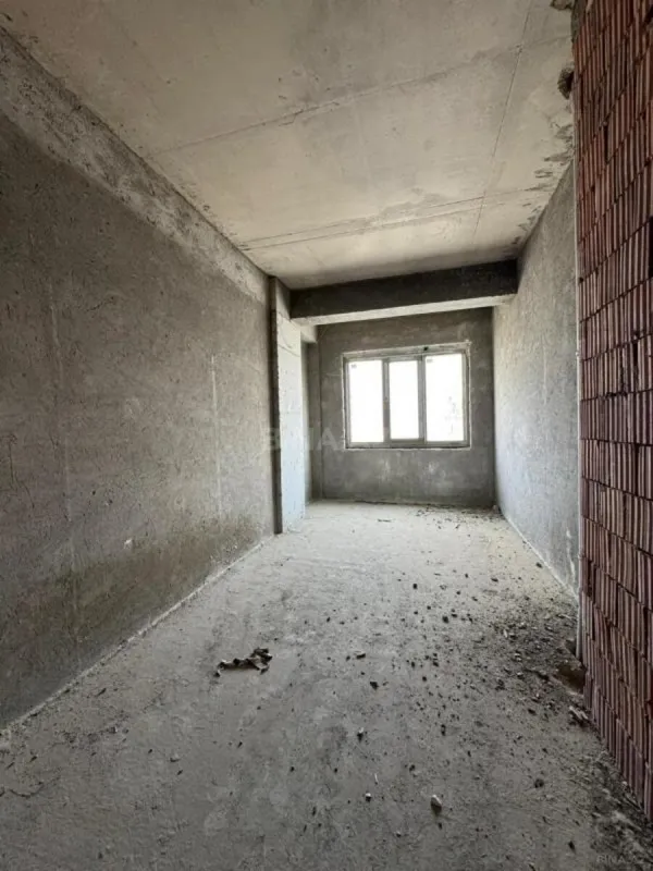 Satılır 3 otaqlı mənzil 184 m²