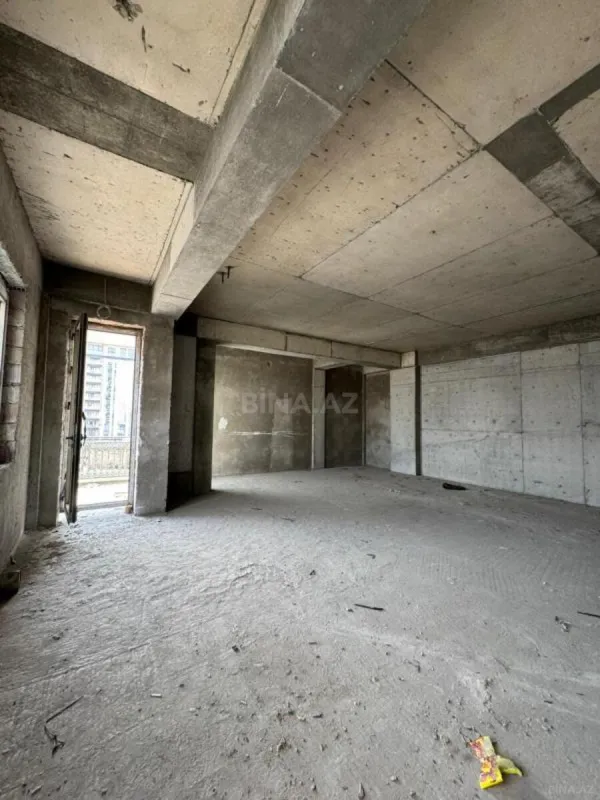 Satılır 3 otaqlı mənzil 184 m²