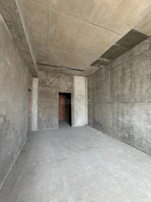 Satılır 3 otaqlı mənzil 184 m²