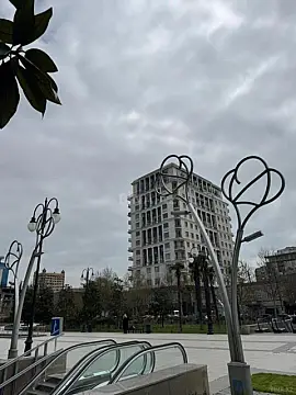 Satılır 3 otaqlı mənzil 184 m²