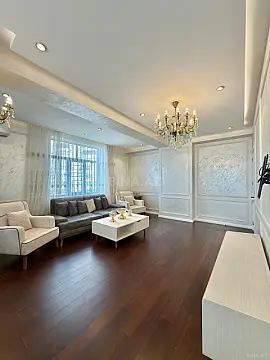 Satılır 3 otaqlı mənzil 135 m²