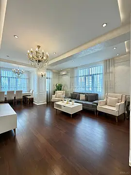 Satılır 3 otaqlı mənzil 135 m² — Bakı 3 otaq 135.00 m²