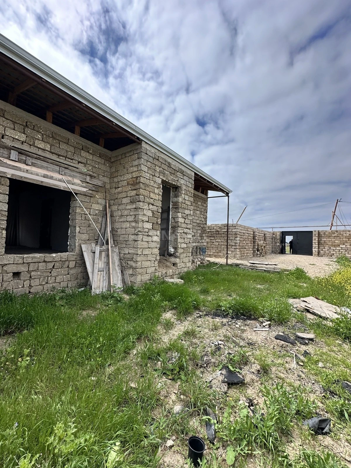 Satılır 3 otaqlı həyət evi 140 m²