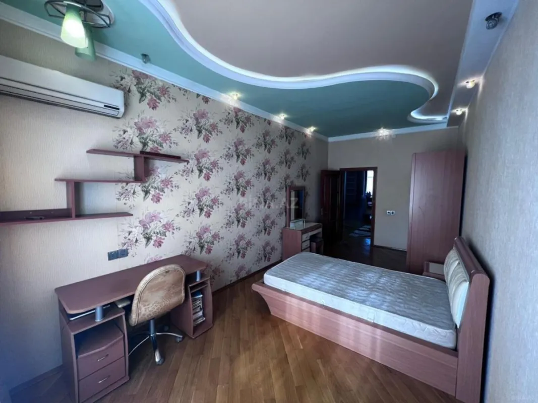 Kirayə verilir 3 otaqlı mənzil 145 m²