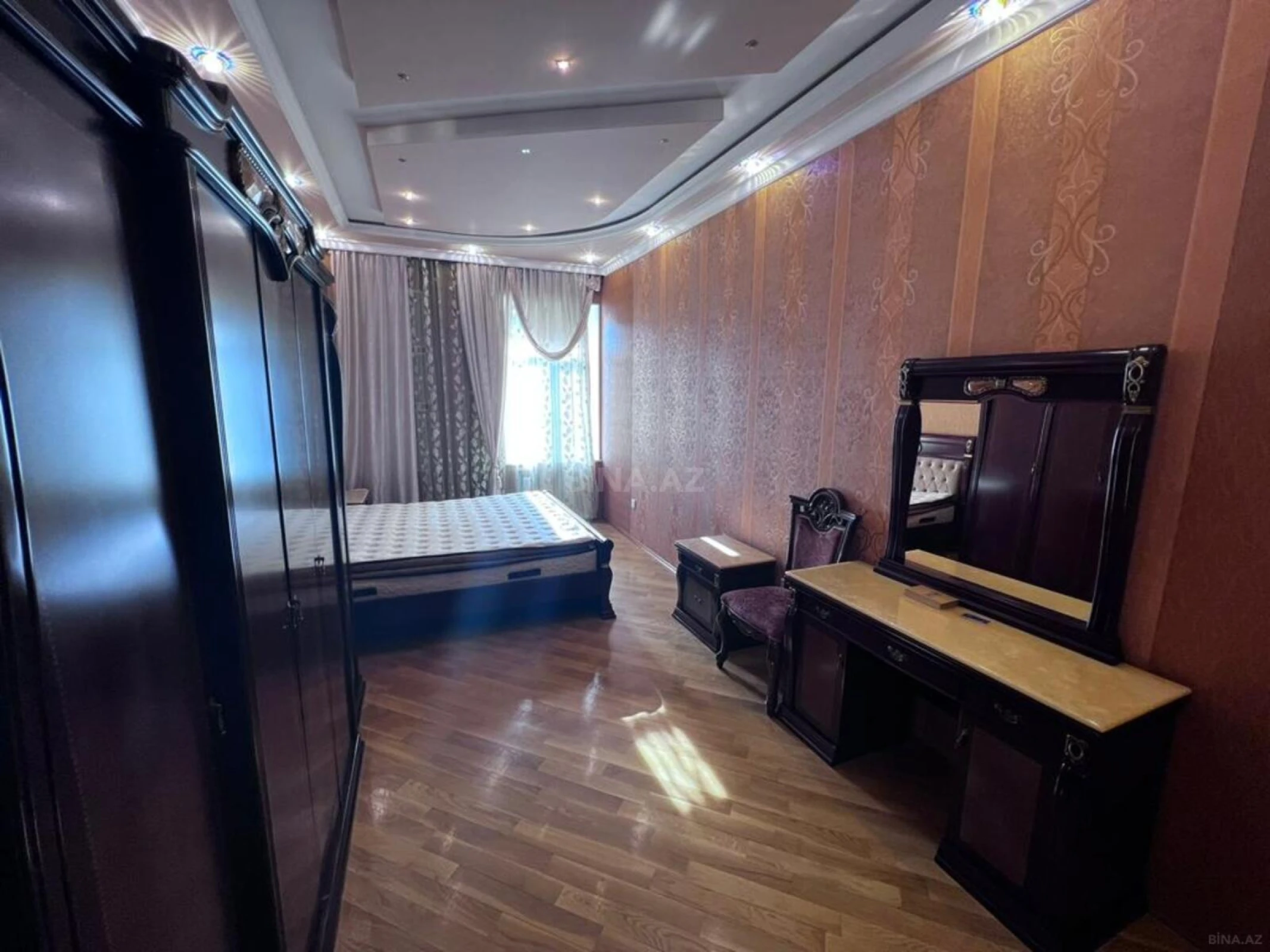 Kirayə verilir 3 otaqlı mənzil 145 m²