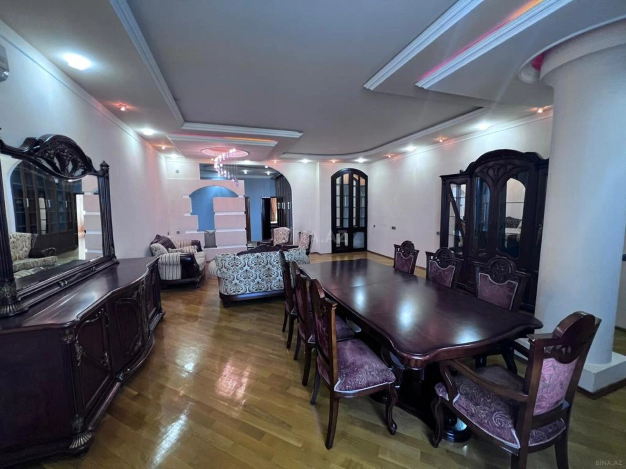 Kirayə verilir 3 otaqlı mənzil 145 m²