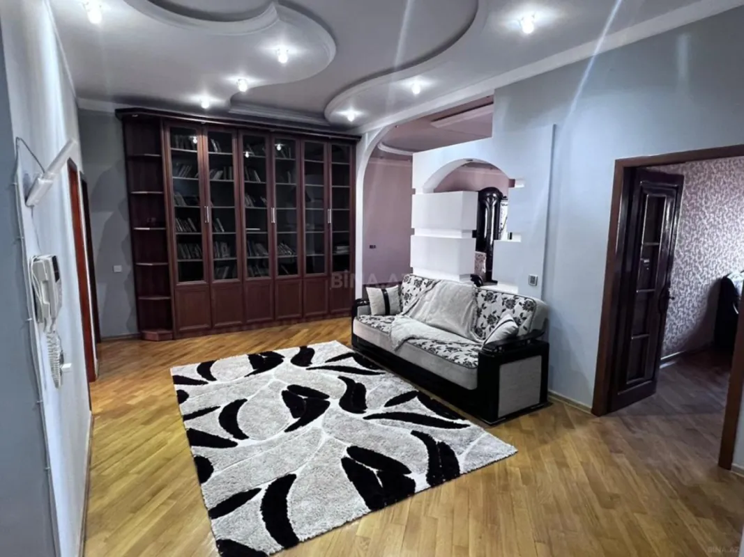 Kirayə verilir 3 otaqlı mənzil 145 m²