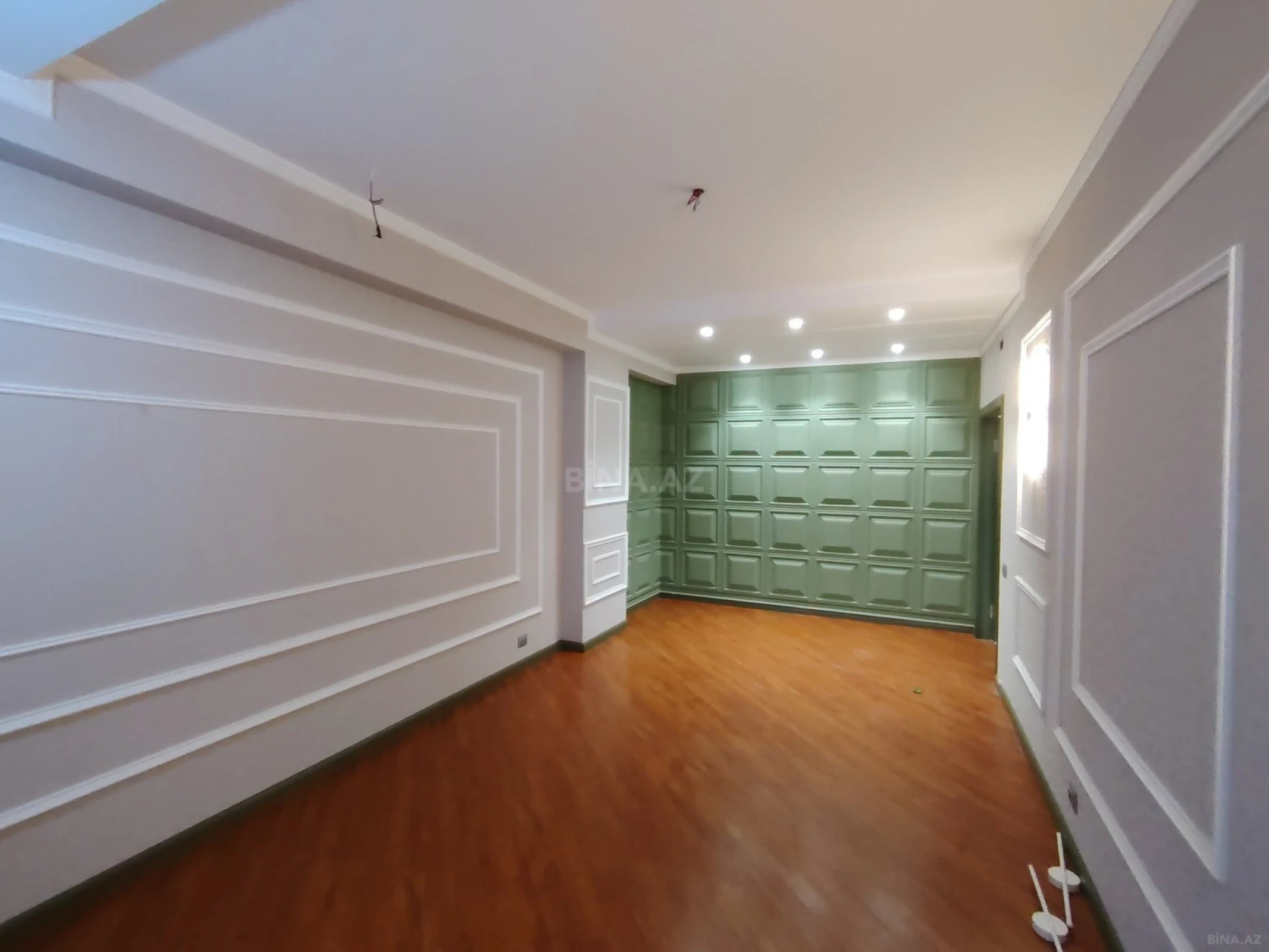 Satılır 3 otaqlı mənzil 117 m²