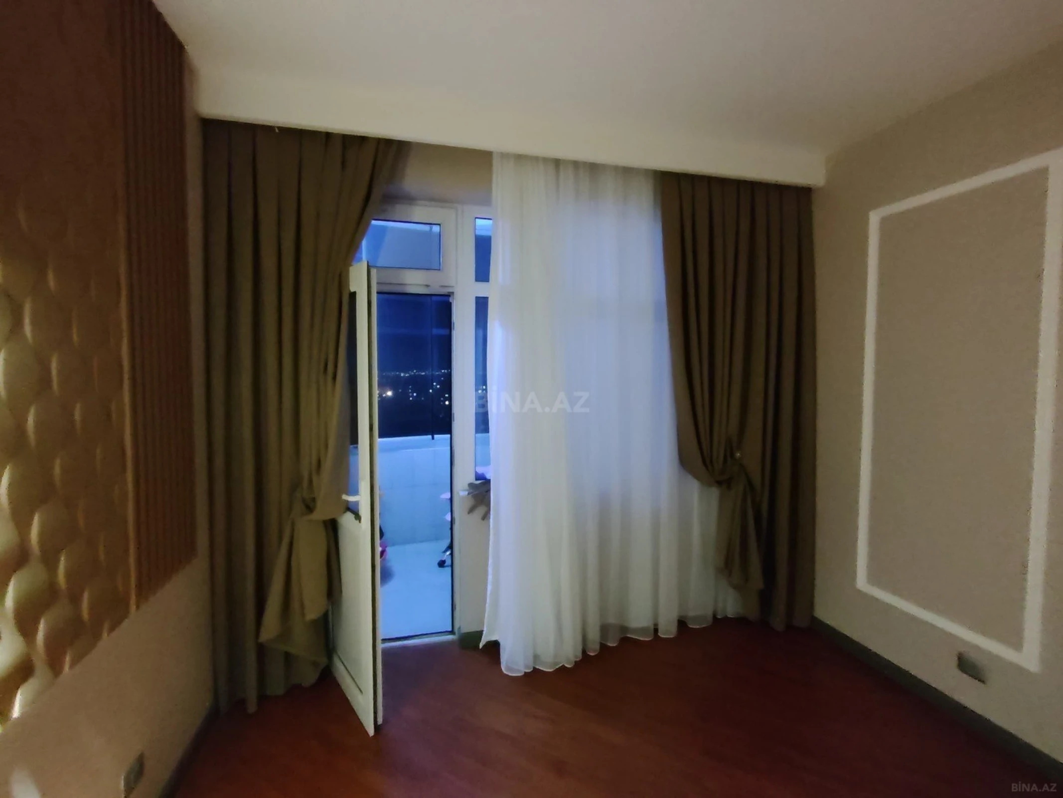 Satılır 3 otaqlı mənzil 117 m²
