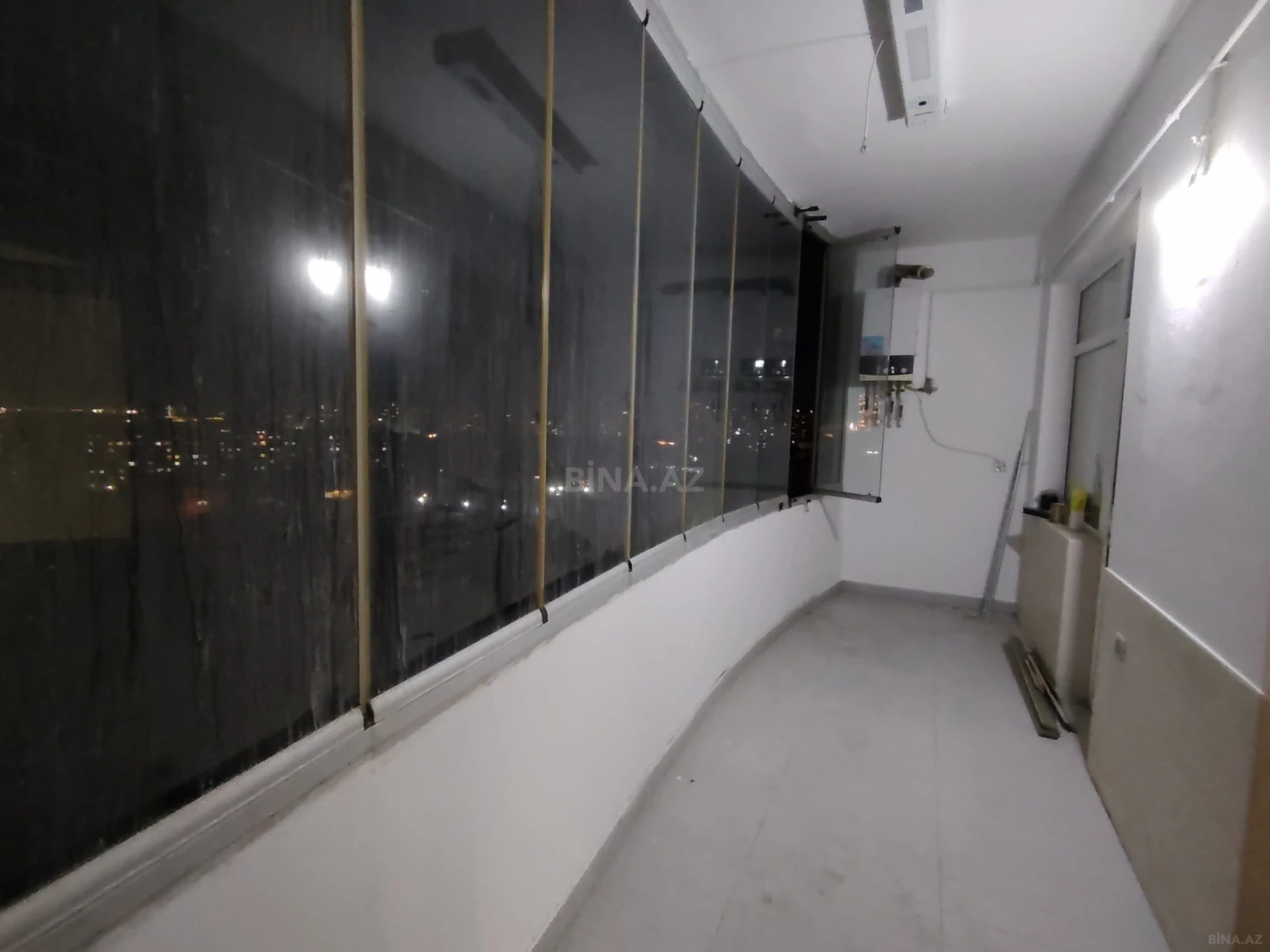 Satılır 3 otaqlı mənzil 117 m²