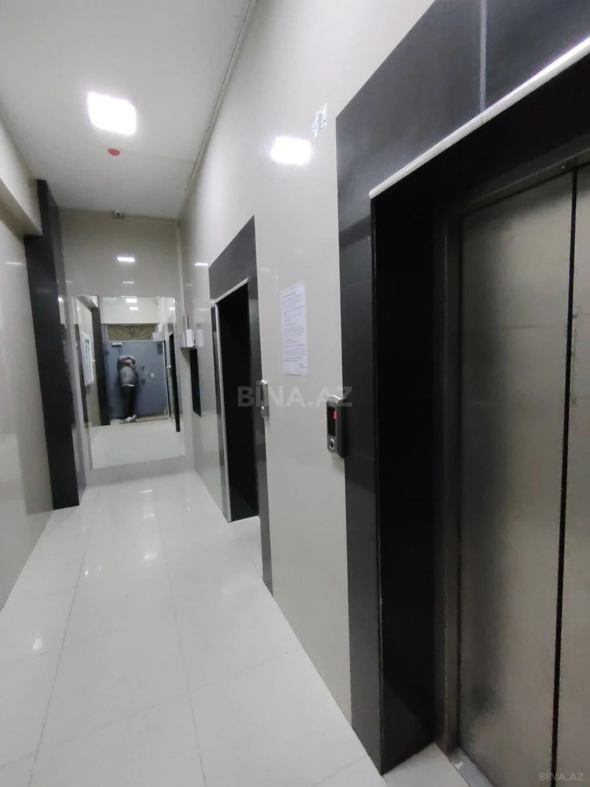 Satılır 3 otaqlı mənzil 117 m²