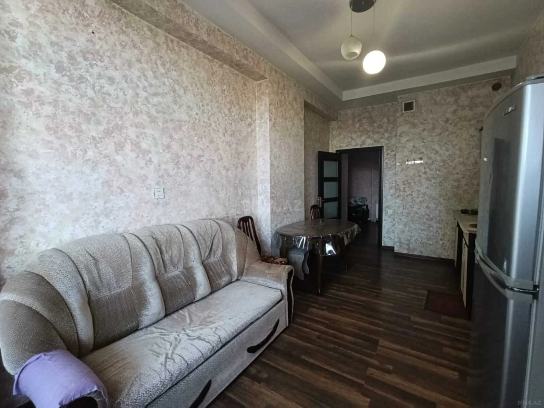 Kirayə verilir 2 otaqlı mənzil 98 m²