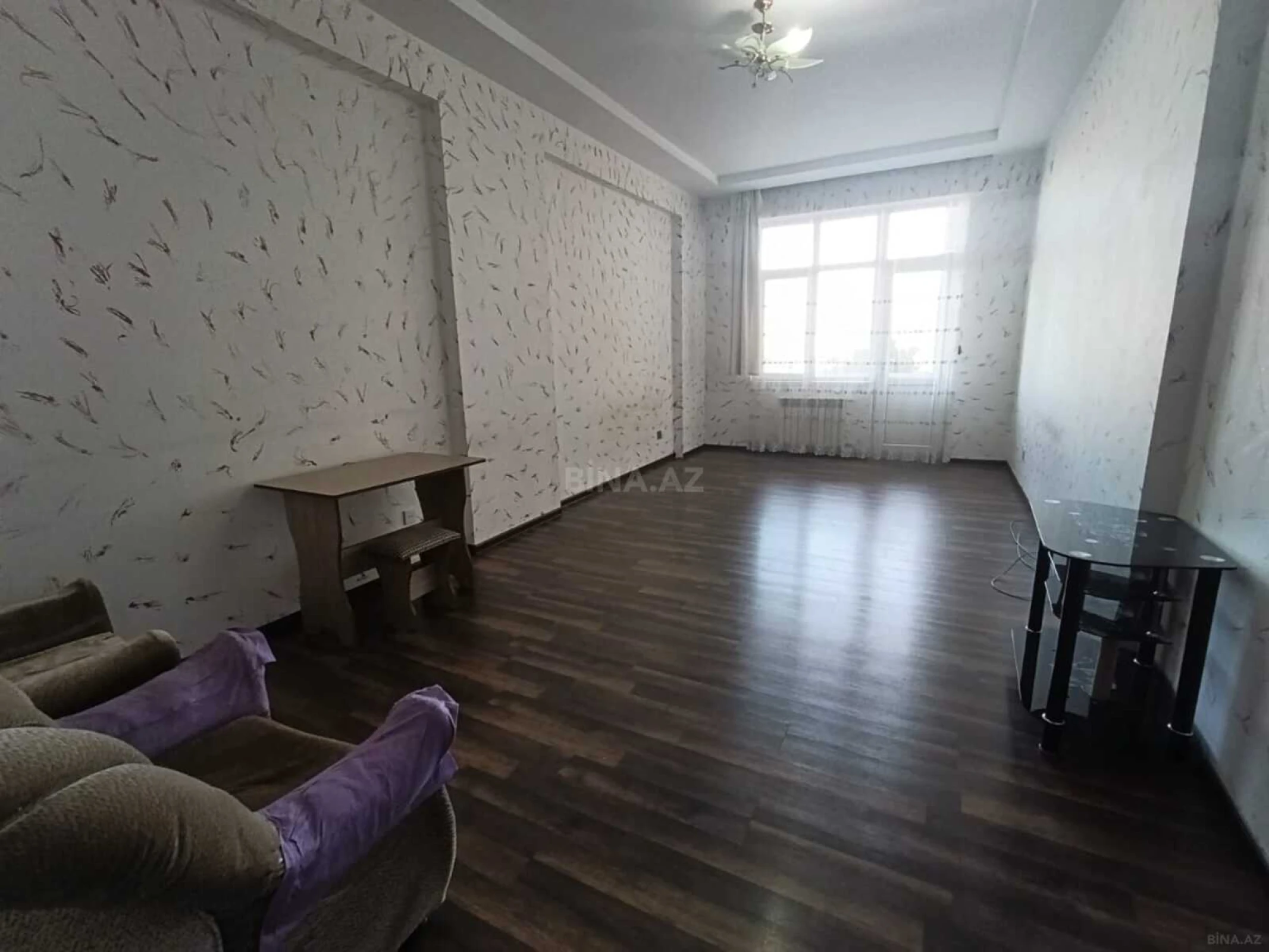 Kirayə verilir 2 otaqlı mənzil 98 m²