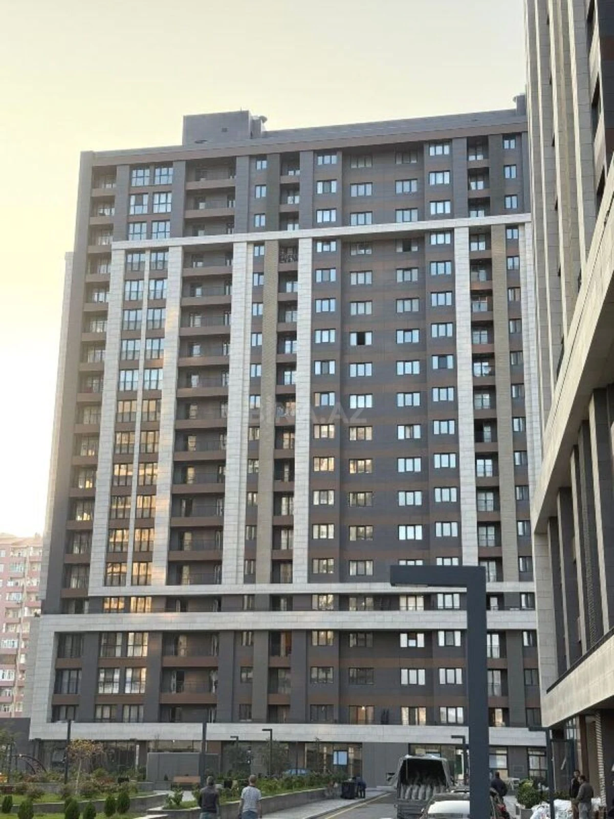 Satılır 3 otaqlı mənzil 127 m²