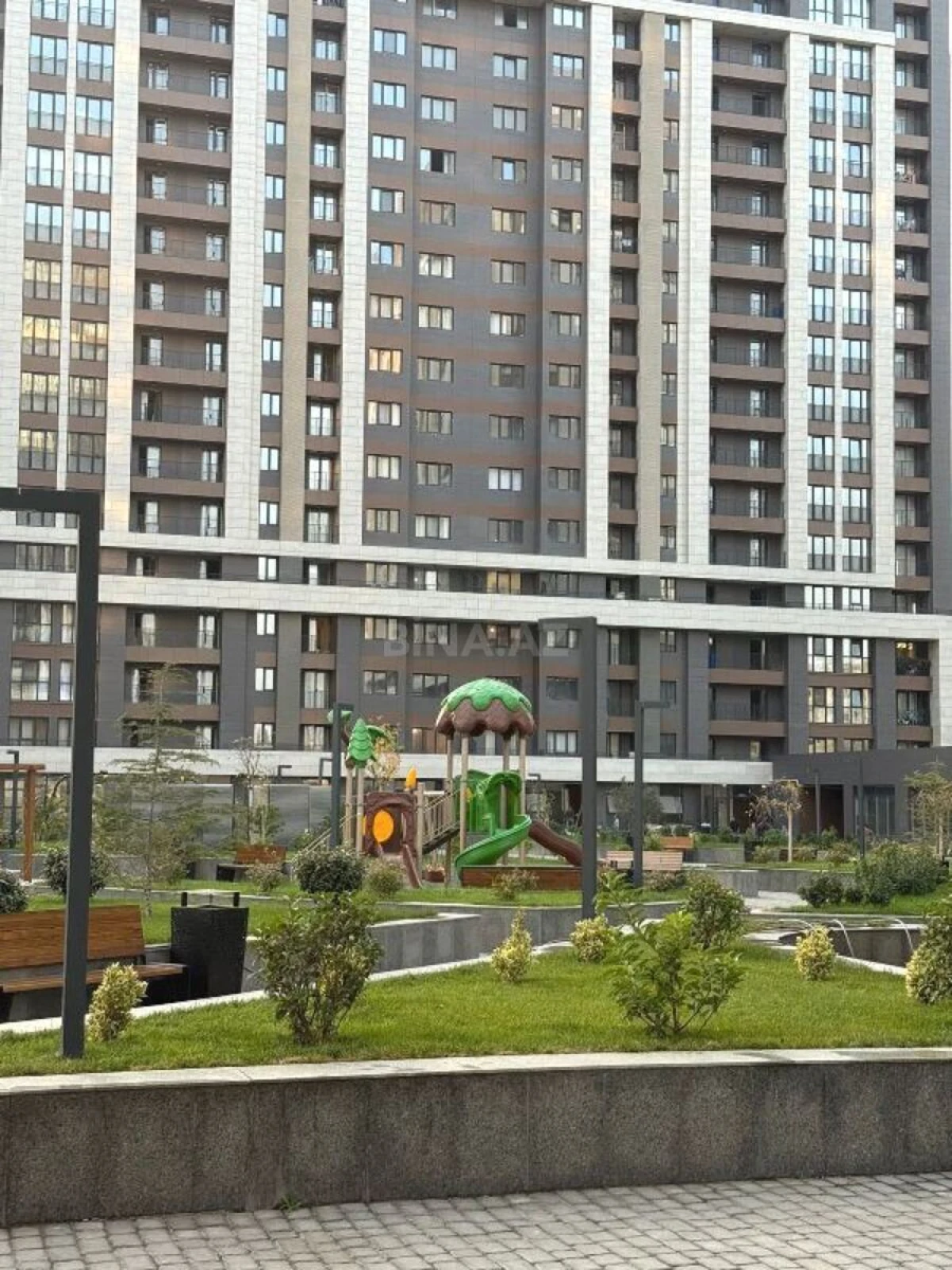 Satılır 3 otaqlı mənzil 127 m²