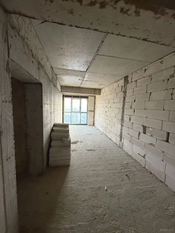 Satılır 3 otaqlı mənzil 127 m²