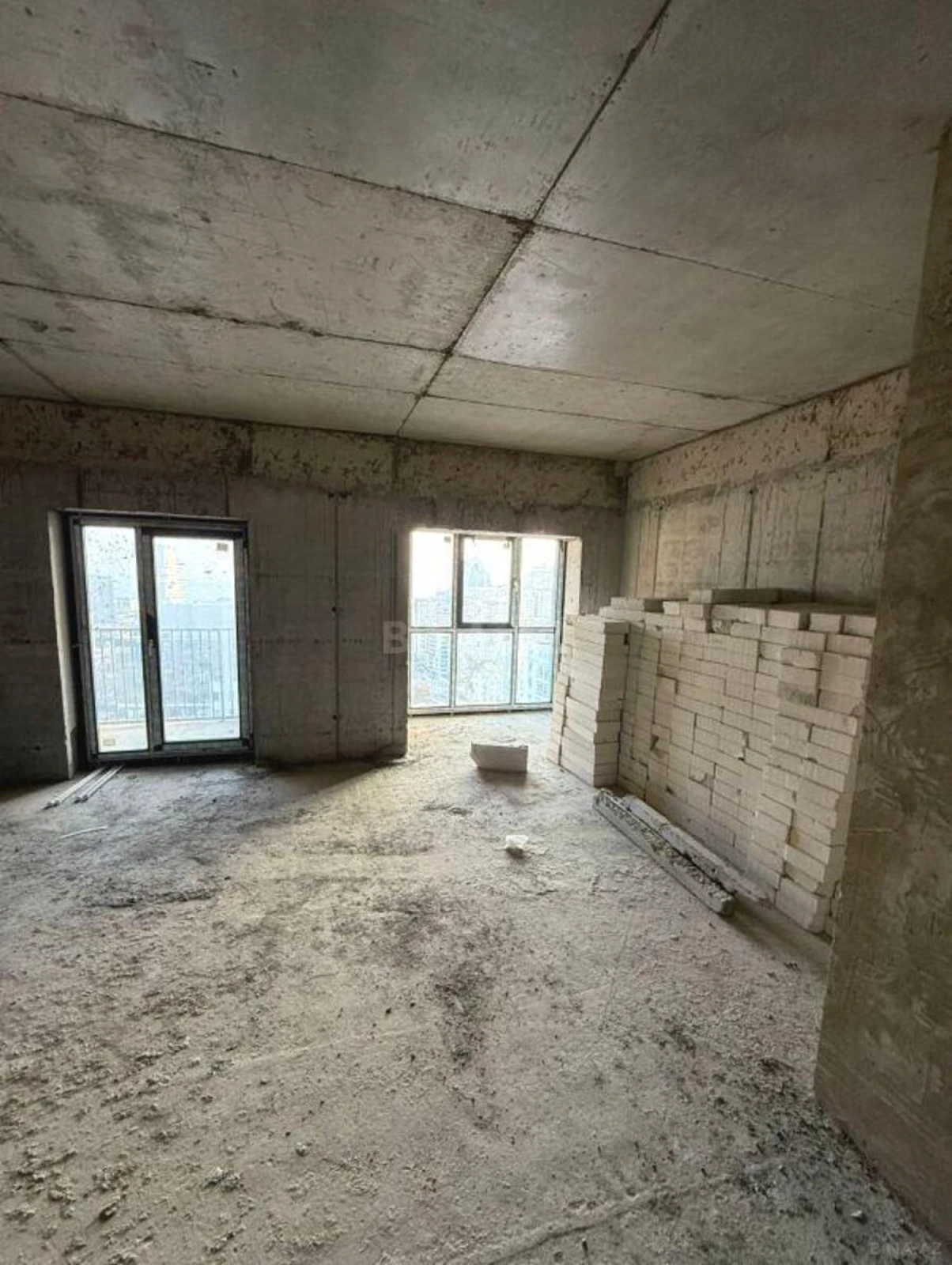 Satılır 3 otaqlı mənzil 127 m²
