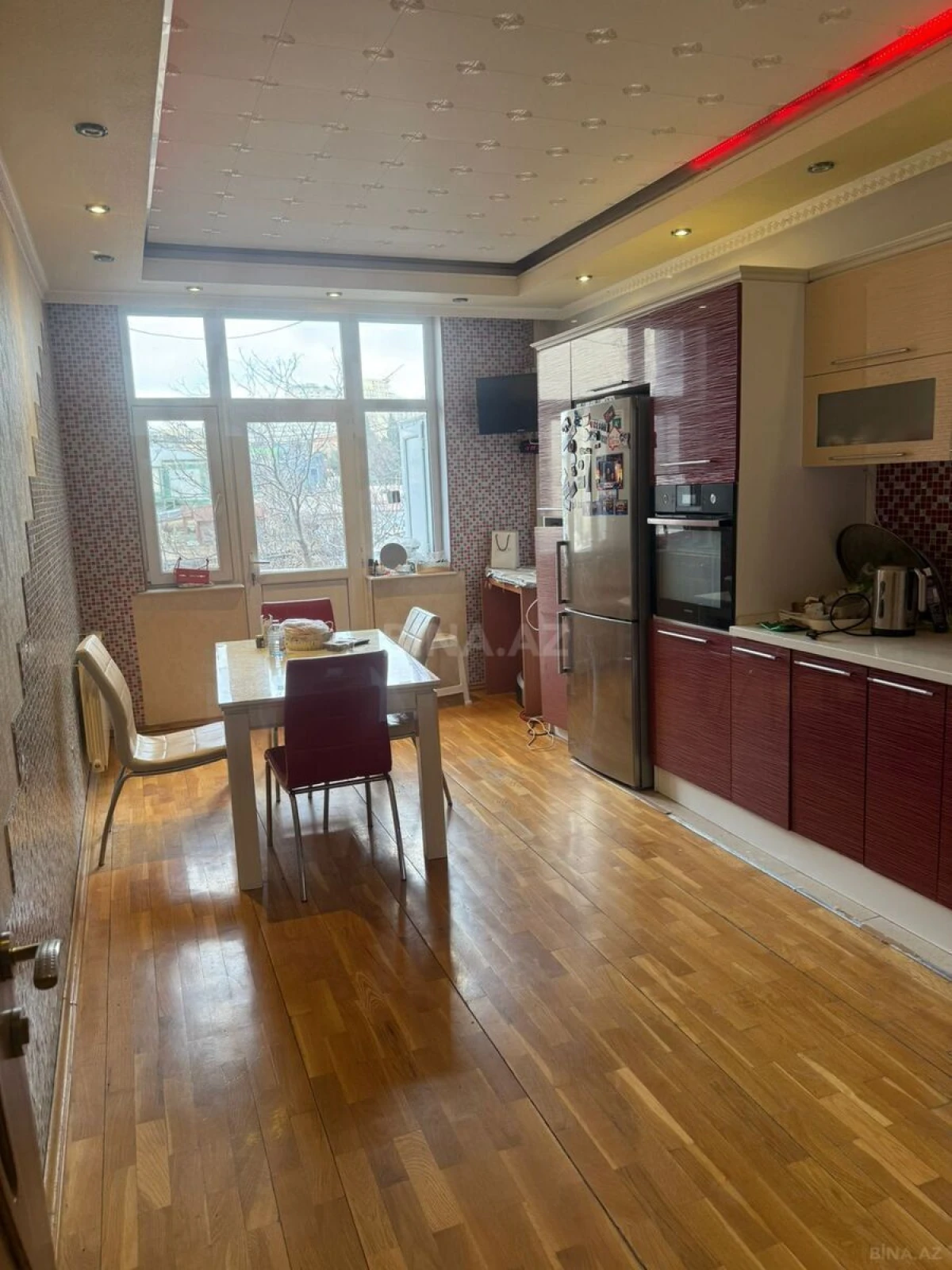 Satılır 3 otaqlı mənzil 125 m²