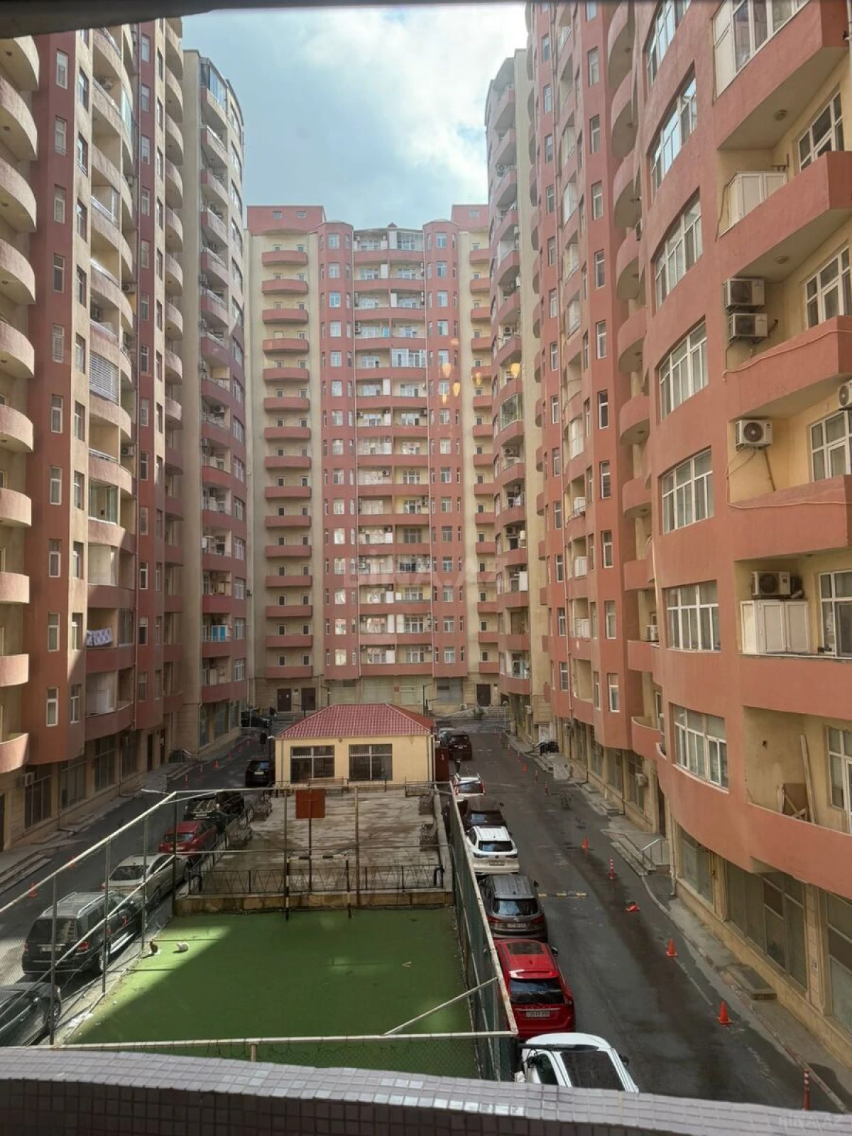 Satılır 3 otaqlı mənzil 125 m²