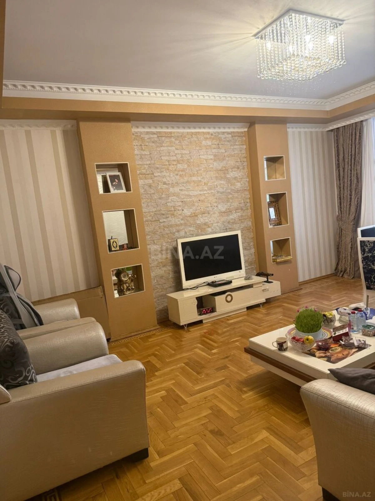 Satılır 3 otaqlı mənzil 125 m²