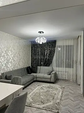 Kirayə verilir 2 otaqlı mənzil 77 m²