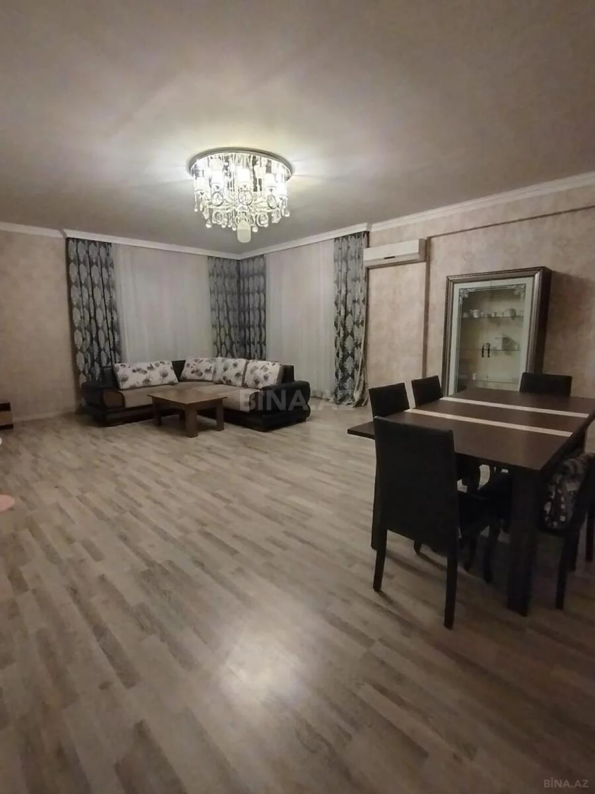 Kirayə verilir 3 otaqlı mənzil 190 m²