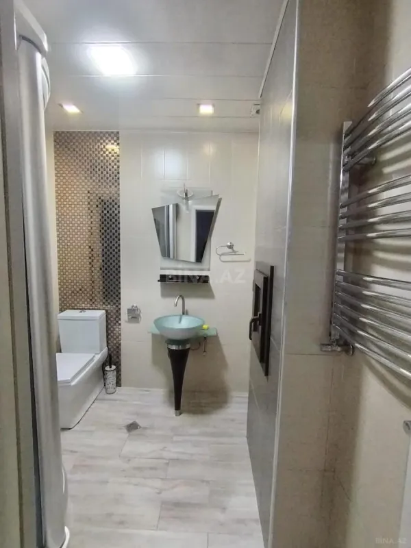 Kirayə verilir 3 otaqlı mənzil 190 m²